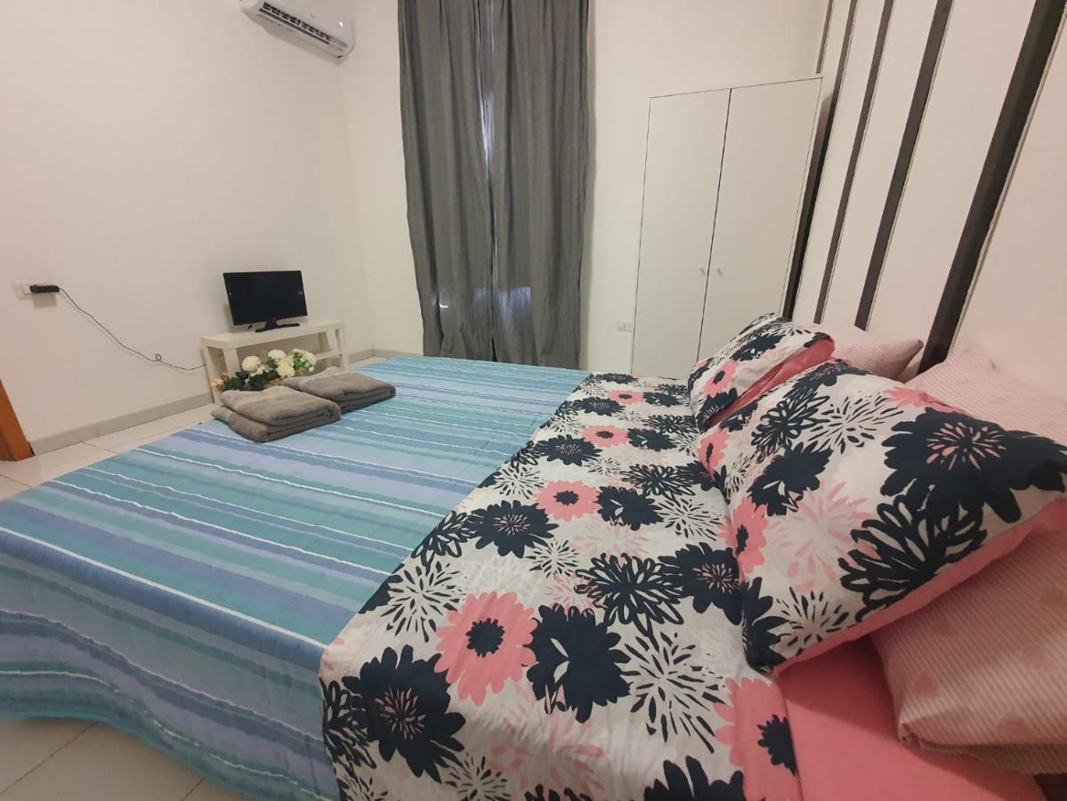 Chafbius Downtown Deluxe Villa Каляри Екстериор снимка